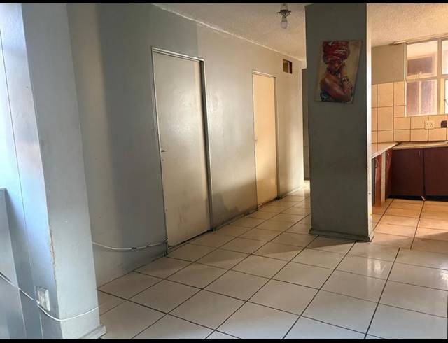 5 BEDROOM APARTMENT FOR SALE IN SUNNYSIDE